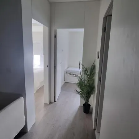2 Bedrooms Flat Lägenhet