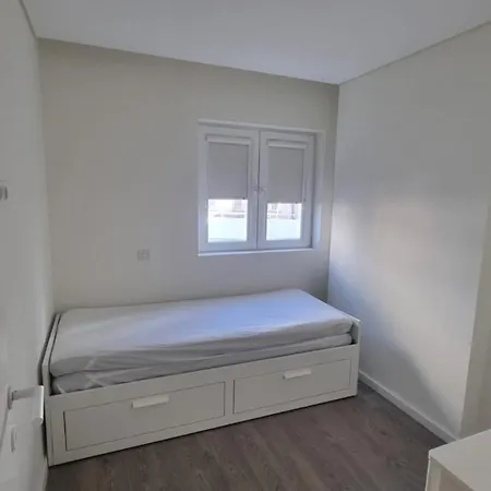 2 Bedrooms Flat Lägenhet *
