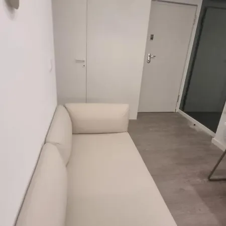 2 Bedrooms Flat Apartment