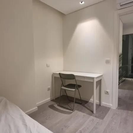 2 Bedrooms Flat Appartamento *