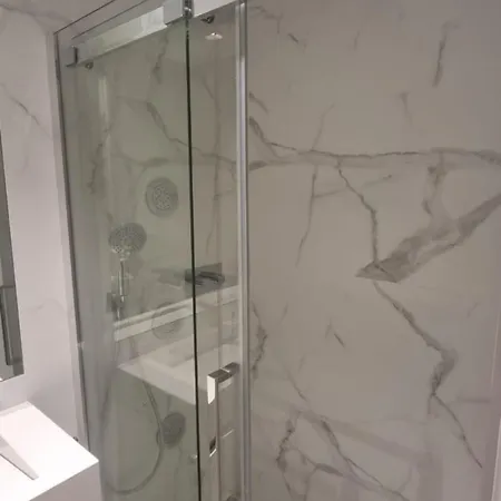 2 Bedrooms Flat *