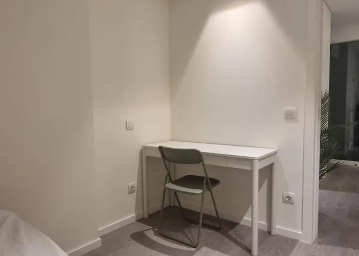 2 Bedrooms Flat Apartamento *